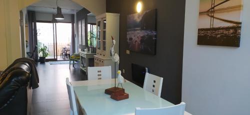 Sanxenxo House | Avenida de León Pareado/Adosado