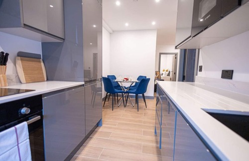 West Finchley Apartment | Avenir Court Flat 6 (Finchley)