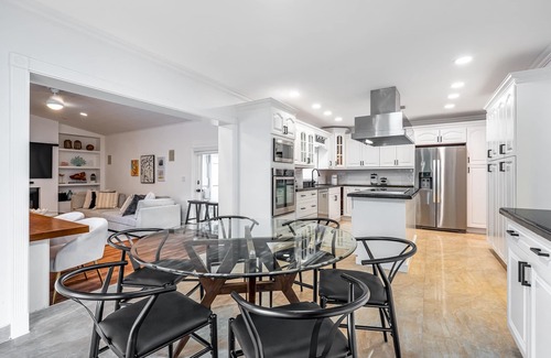 Highland Lakes House | Aventura Lux-5 Bedrms-4 Baths-Heated Pool-for 10
