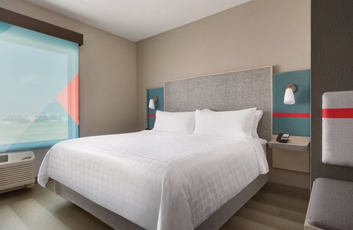 Tulsa Hotel | avid hotel Tulsa Hills by IHG