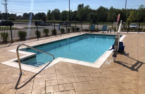 South Tulsa Hotel | avid hotel Tulsa South - Medical District by IHG