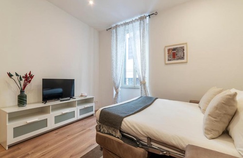 Rione II Trevi Apartment | Avignonesi 04 - FromHometoRome
