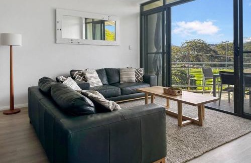 Avoca Beach Apartment | Avoca Coastal Retreat - Unit 13 Avoca Palms Resort
