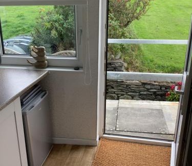 Felinwynt Apartment | Awel Y Mor - cosy apartment.