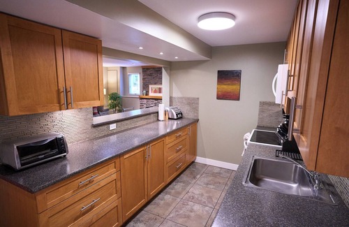 Lynn Valley House | Awesome 2BR in Lynn Valley