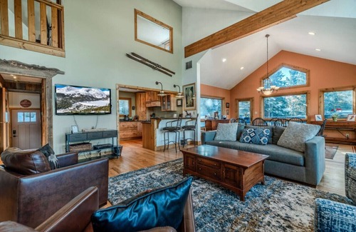 Alma Cabin | Awesome 6Bed/4Bth MT Cabin, Hot Tub/Views