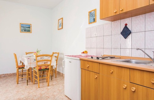 Kornic Apartment | Awesome apartment in Kornic with house sea view