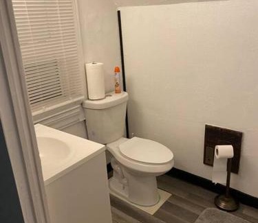 Walnut Hills Apartment | Awesome Attic Studio Private Room 3A