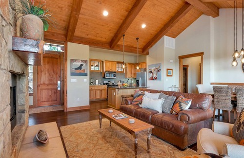 Leander Cottage | Awesome Cottage in The Hollows Resort, Hiking Trails, 4 Pools, Hill Country View!