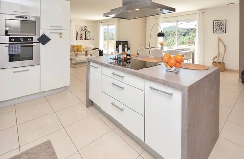 Saint-Nazaire-de-Ladarez House | Awesome home in St Nazaire de Ladarez