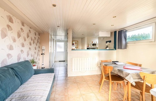 Criquetot-lʼEsneval House | Awesome home in Criquetot-l'Esneval