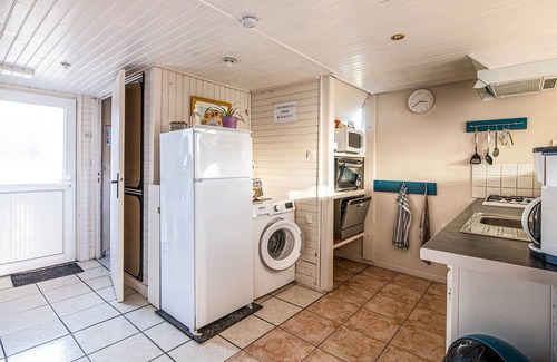 Criquetot-lʼEsneval House | Awesome home in Criquetot-l'Esneval