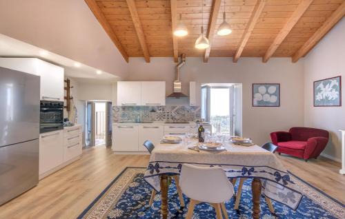 Bee Apartment | Awesome Home In Albagnano Di Bee