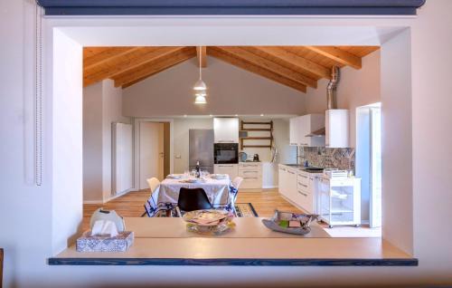 Bee Apartment | Awesome Home In Albagnano Di Bee