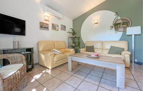 Aramon House | Awesome Home In Aramon With Outdoor Swimming Pool