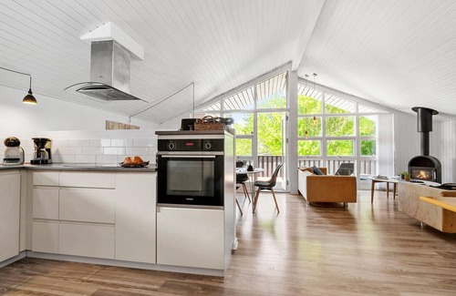 Pøt Strandby House | Awesome home in Juelsminde with sauna