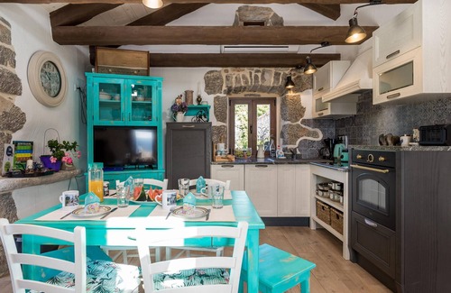 Kornic House | Awesome home in Kornic with kitchen