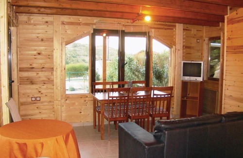 Molos House | Awesome home in Molos Kammena Vourla with 2 Bedrooms, Internet and Outdoor swimming pool