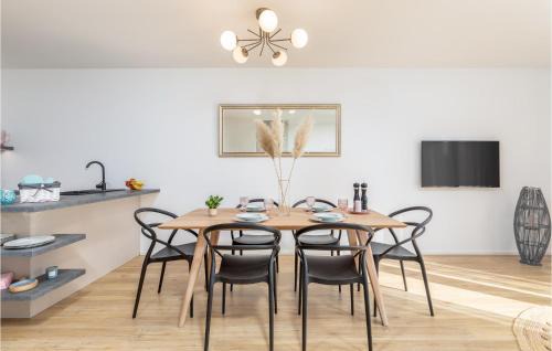 Peroj House | Awesome Home In Peroj With Sauna