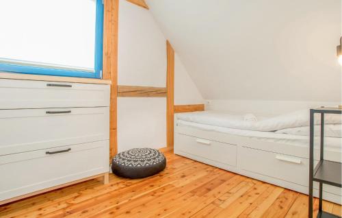 Debina House | Awesome Home In Rowy With Wifi