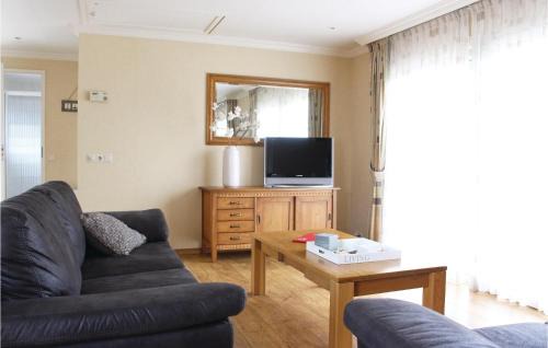 Sint-Annaland House | Awesome Home In Sint-Annaland With Wifi