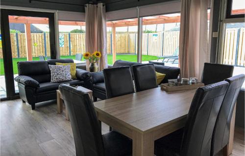 Stavenisse House | Awesome Home In Stavenisse With Kitchen