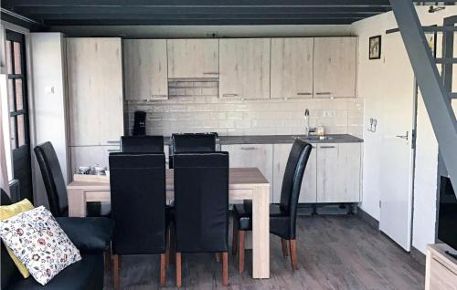 Stavenisse House | Awesome Home In Stavenisse With Kitchen