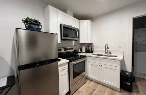 Moreno Valley House | Awesome Studio fast wi-fi and free parking permit