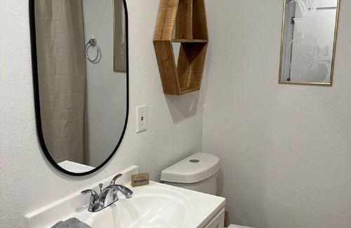 Moreno Valley House | Awesome Studio fast wi-fi and free parking permit