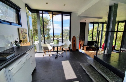 Lorne House | AWESOME STUDIO - Stunning Sea Views
