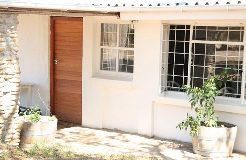 Paarl House | AYAMA Rock House - Beautiful, Cozy Home