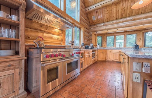 Lake Norman of Catawba Cottage | Azalea Retreat- The Lodge by Avantstay Best View