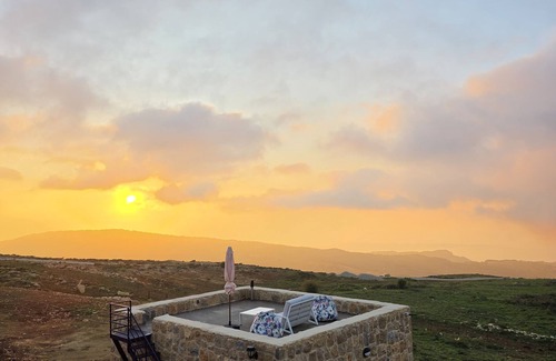 Tannourine El Tahta Cabin | Azura Cabin