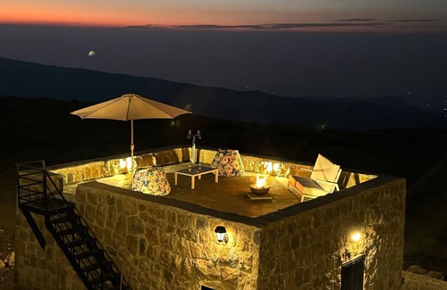 Tannourine El Tahta Cabin | Azura Cabin