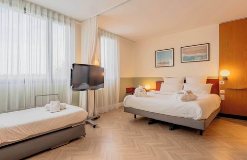 Calais Frethun Hotel | B&B HOTEL Calais Terminal Cité de l'Europe 4 étoiles