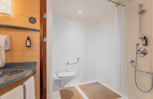 Calais Frethun Hotel | B&B HOTEL Calais Terminal Cité de l'Europe 4 étoiles