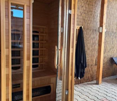 Obreja Apartment | B&B House