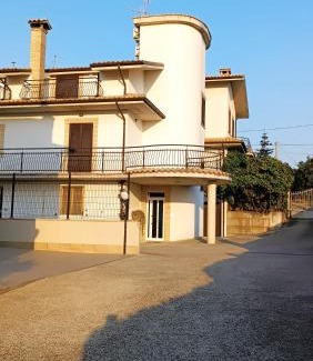 Vasto Bed & Breakfast | B&B "LE LUCI" CAMERA IN ATTICO SUPER VISTA interno 2 rose rosa