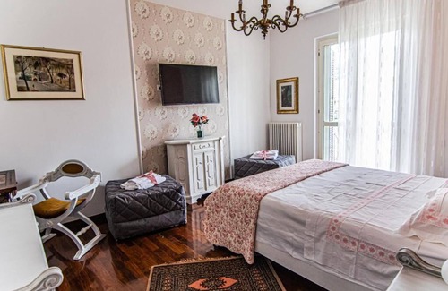 San Benedetto del Tronto Bed & Breakfast | b&b Villa Lilac Rose Room (UMBRELLA, SEA BEDS, BICYCLES INCLUDED)