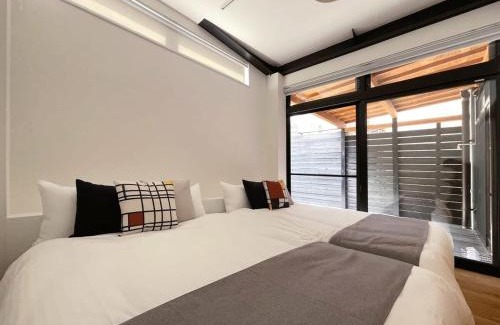 Hatsukaichi Apartment | b hotel Kaniwasou 101 1BR good for 10PPL in the scenic Island of Miyajima