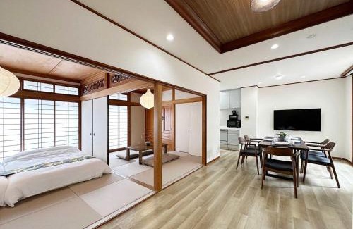 Hiroshima City Centre Apartment | b hotel Life Gate - Expansive 4BR Apartment in Vibrant Nakamachi
