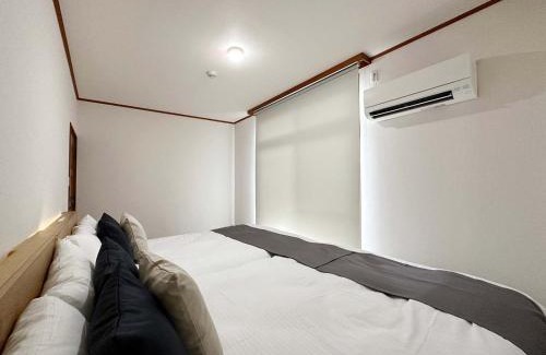 Hiroshima City Centre Apartment | b hotel Life Gate - Expansive 4BR Apartment in Vibrant Nakamachi