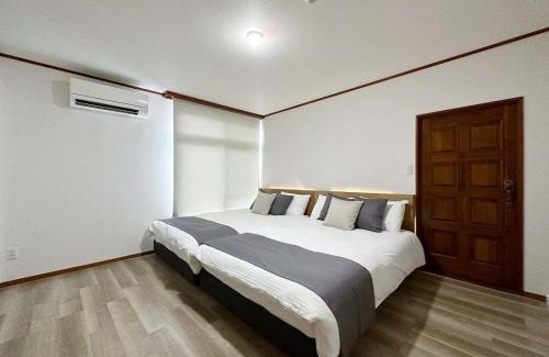 Hiroshima City Centre Apartment | b hotel Life Gate - Expansive 4BR Apartment in Vibrant Nakamachi