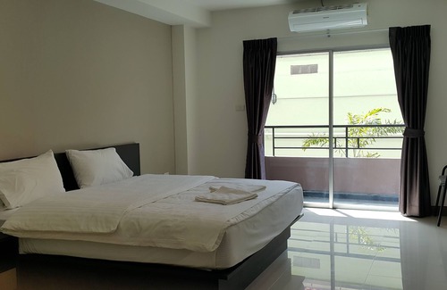 Na Kluea House | B Space Residence