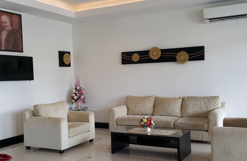 Na Kluea House | B Space Residence