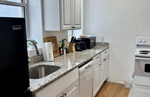 Italian Village Apartment | B very cozy boutique in the center of Short North, next to Convention center