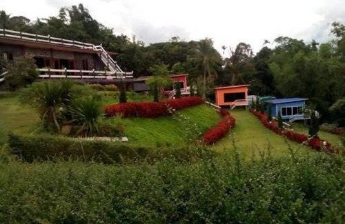 Sado Phong Resort | Baan Chuthamanee