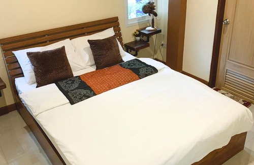 Bang Sare Hotel | Baan Sooksiri Bangsaray