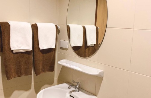 Bang Sare Hotel | Baan Sooksiri Bangsaray