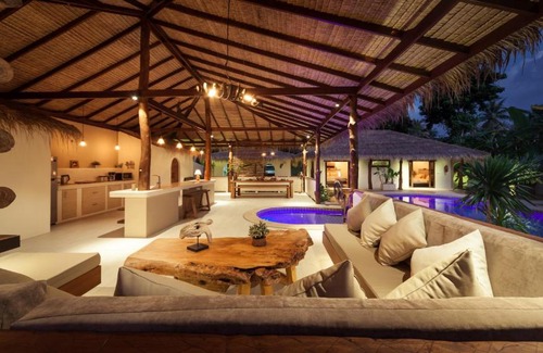 Hin Hong House | Baan Thamarchat 3 villas 13 bedrooms & Shala